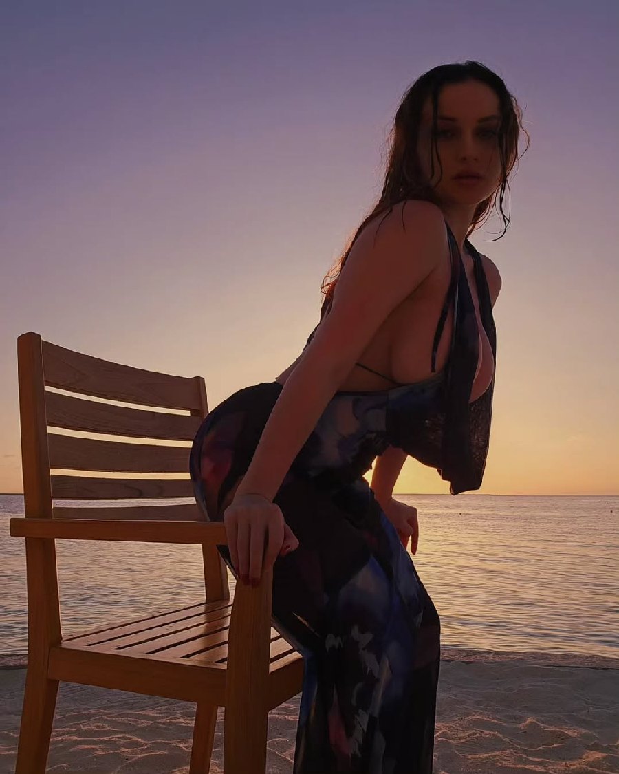 Sexy girl Miranda Faith nude in Mecca