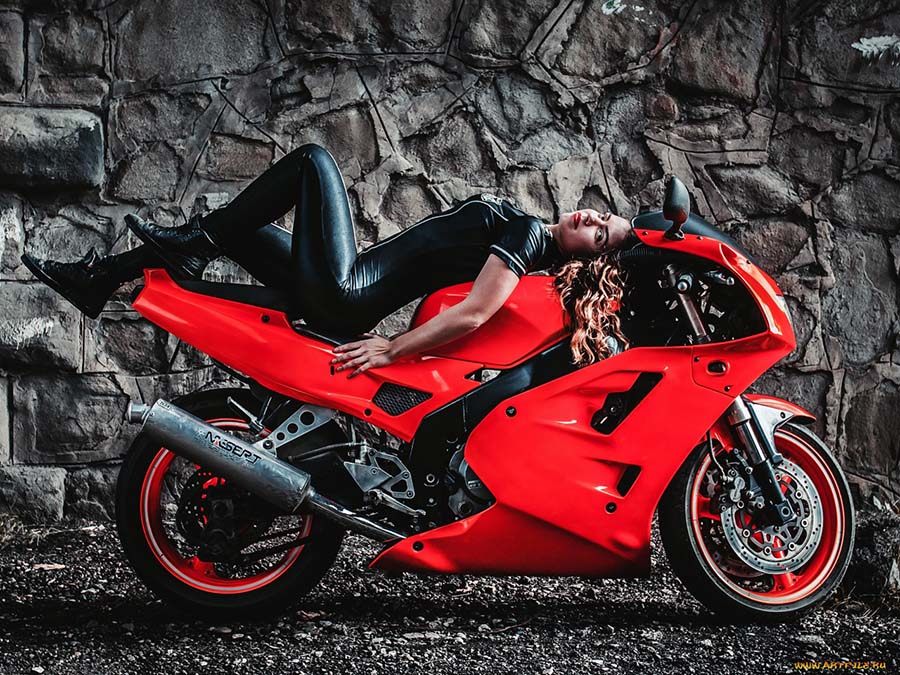 Beautiful girl Beautiful girls and motorcycles in Mecca