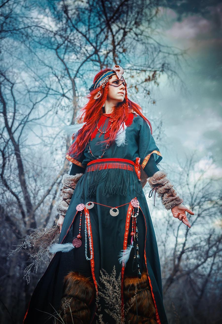 Girls in Slavic costumes underwear in Mecca