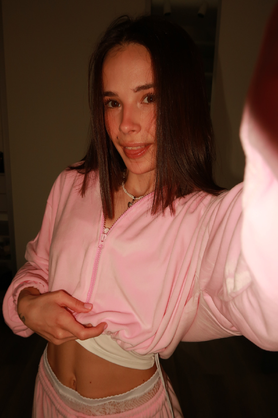 Tina brings the glow — live moments in Mecca